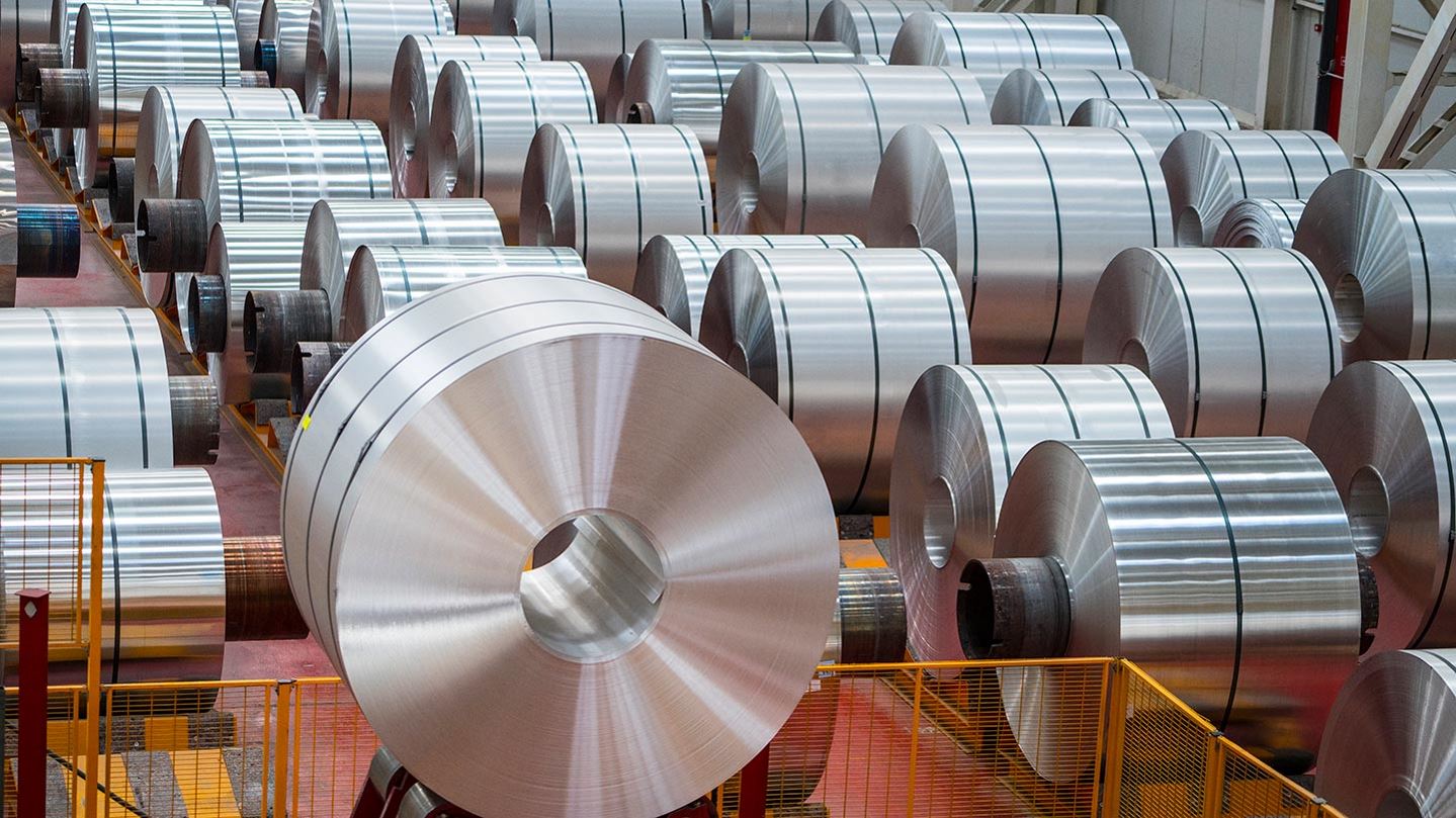 Large Aluminum Steel Rolls in the factory