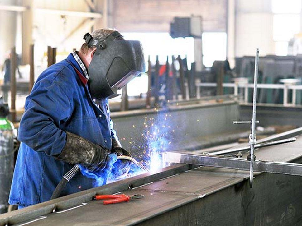 welder-in-metal-construction