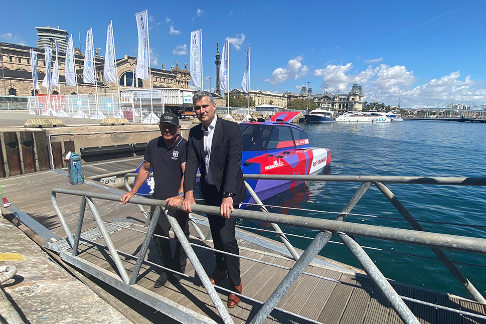 Grant Dalton (America’s Cup CEO) and Miquel Lope (Vicepresident Southern Europe & Maghreb at Air Products and General Manager at Carburos Metálicos) at the Port of Barcelona
